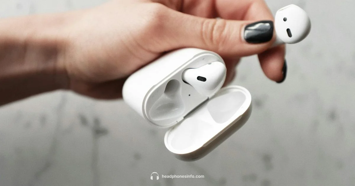 Earbuds vs Headphones - Headphones Info