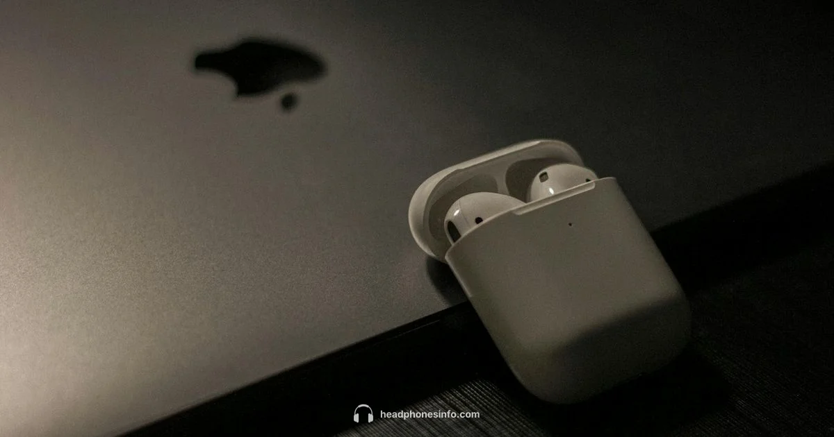 Earbuds vs Headphones Earbuds vs Headphones - Headphones Info