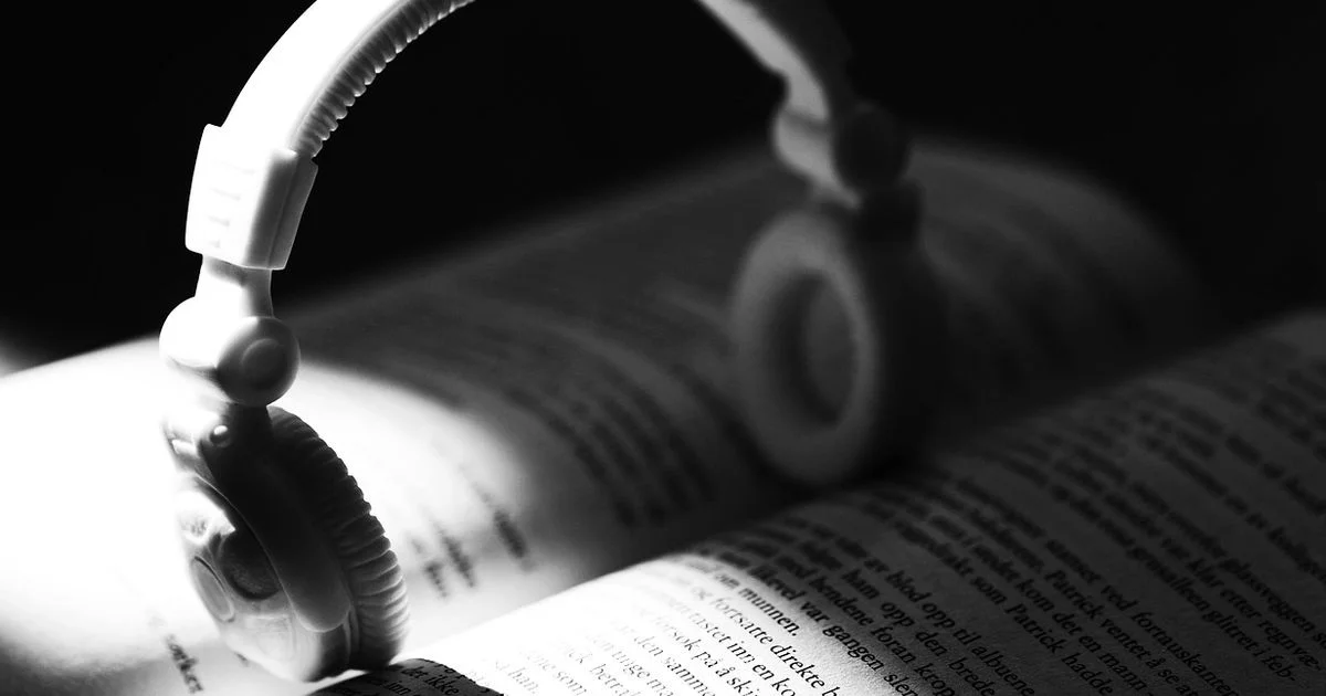 Compact Headphone Fit - Headphones Info